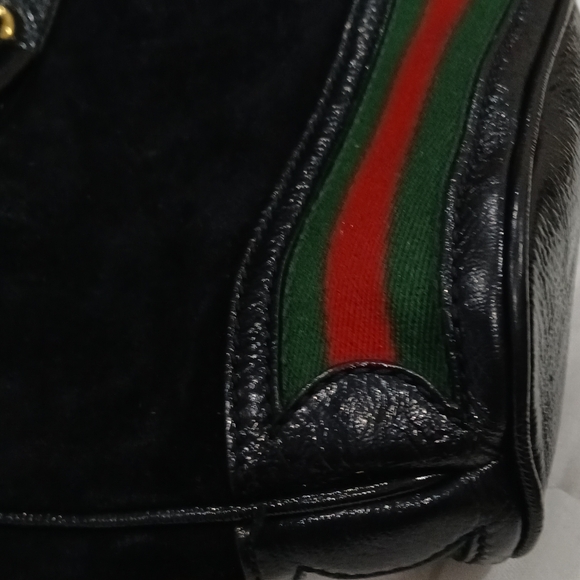 Gucci Black and Green Shoulder Bag with Iconic Webbing - Picture 4 of 9